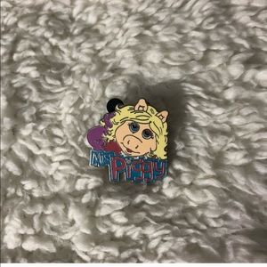 Disney pins